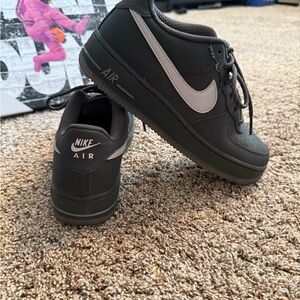 Nike Kids Black and Gray Sneakers